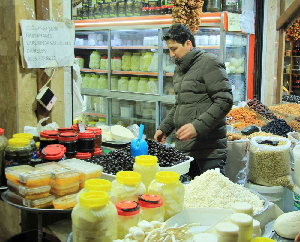 Tarihi Kapalı Çarşıda Ramazan hazırlığı başladı