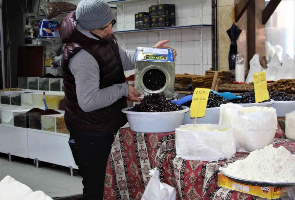 Tarihi Kapalı Çarşıda Ramazan hazırlığı başladı