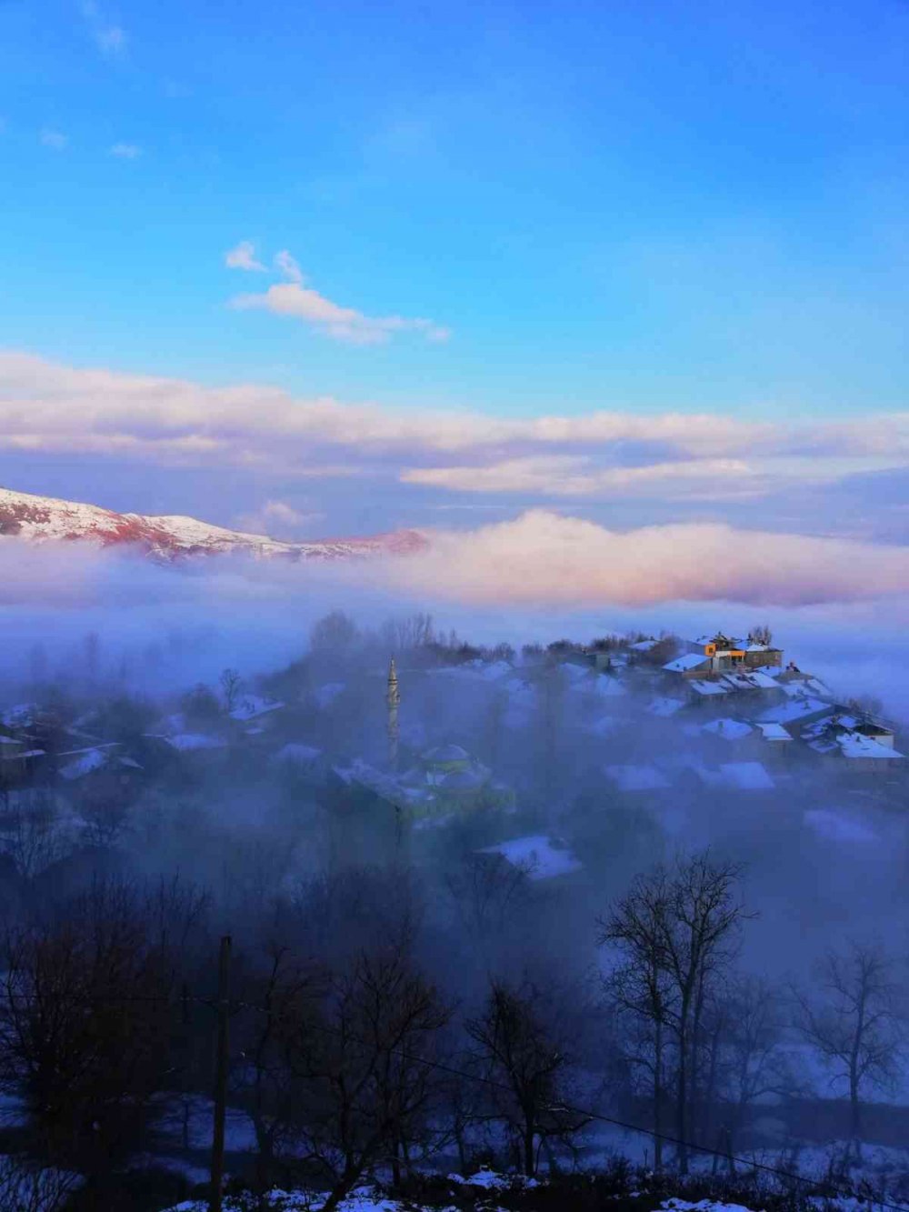 Elazığ’ın şirin köyünde sis güzelliği