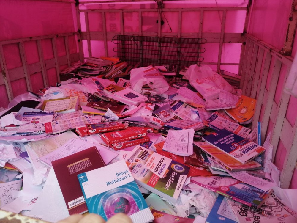 Soy ismiGezeroğlu, sokak sokak gezerek 1 milyonun üzerinde kitap topladı