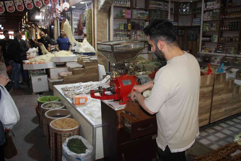 Kapalı Çarşı’da bayram yoğunluğu