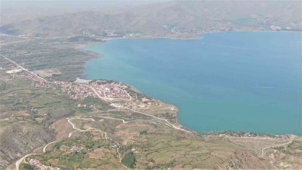 Sivrice muhteşem doğasıyla cezbediyor.